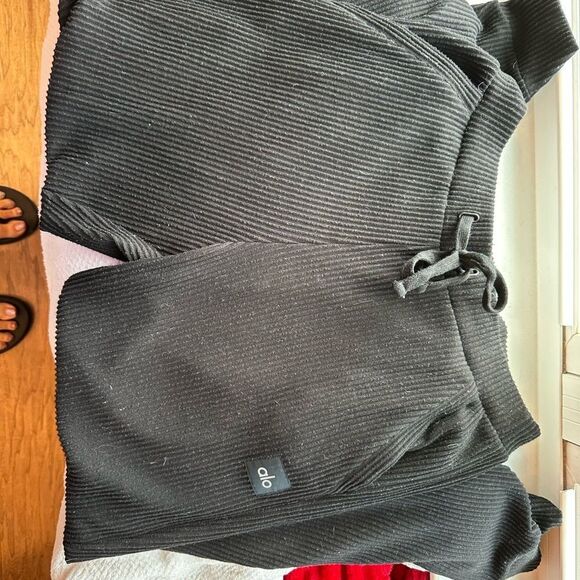 Alo Black Ribbed Joggers Size Large - Picture 4 of 4